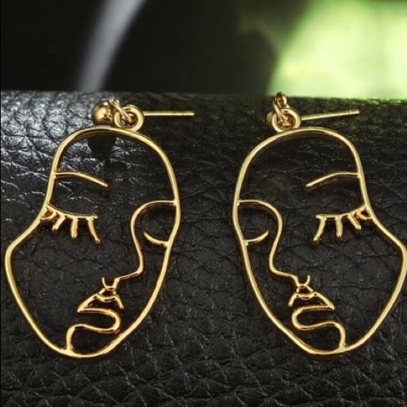 Jewelry - 3/$30 Hollow out Face Design Earrings